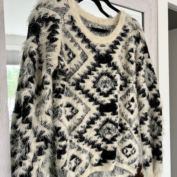 Nevada acrylic geometric fuzzy sweater, medium - Picture 1 of 3